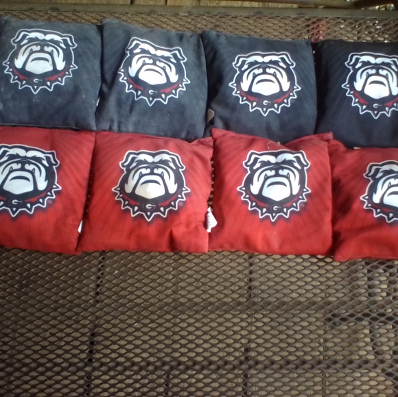 Matching Georgia Bulldogs Cornhole boards with Matching bags